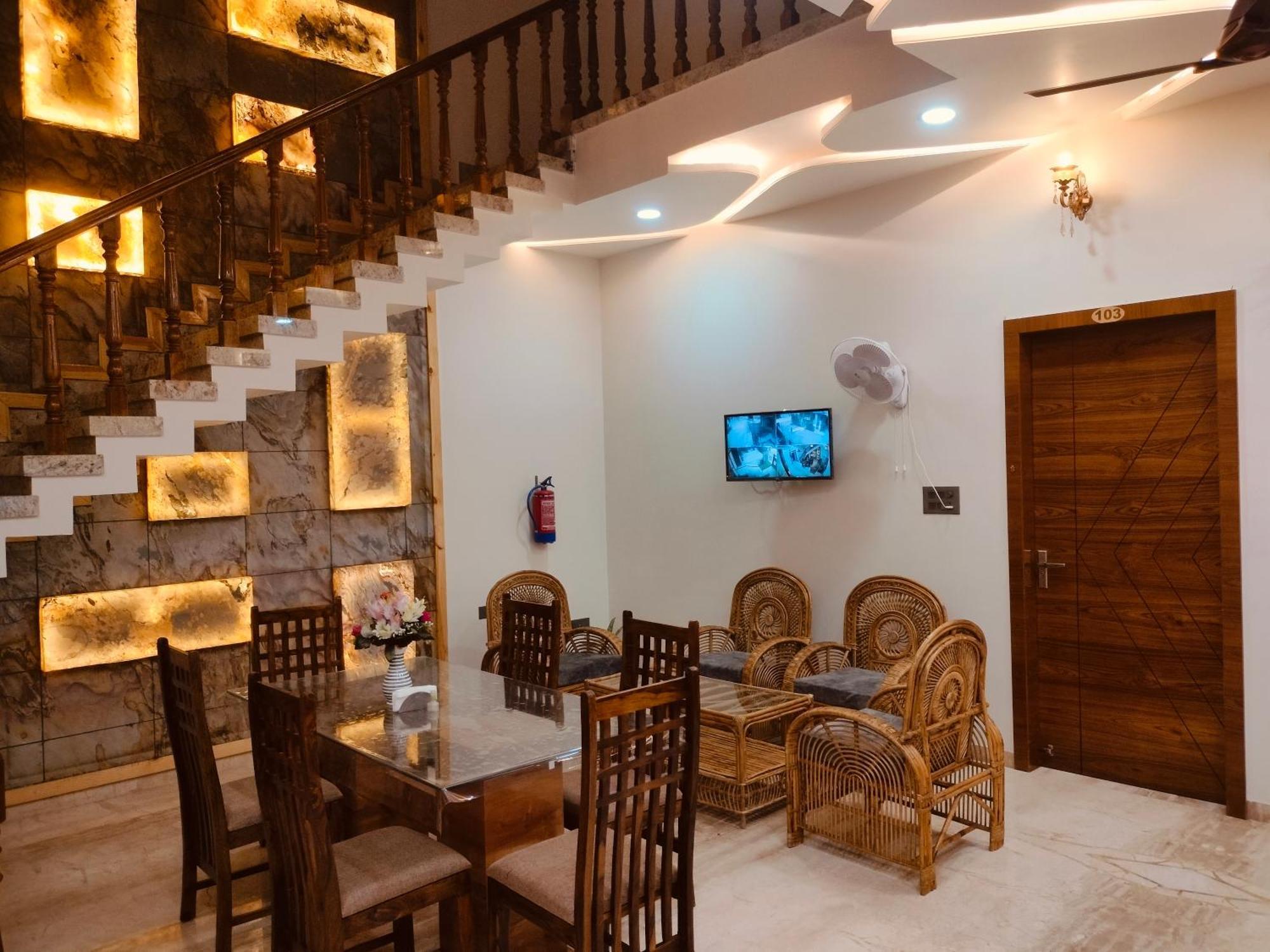 Amritam Palace A Luxury Ac Home Stay Ringas Zewnętrze zdjęcie